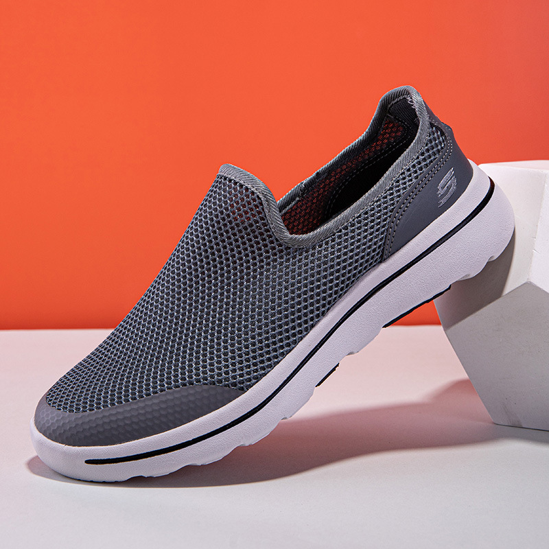 Comfortable Men's Walking Shoes Mesh Slip-on Breathable Casual Shoes - Image 2